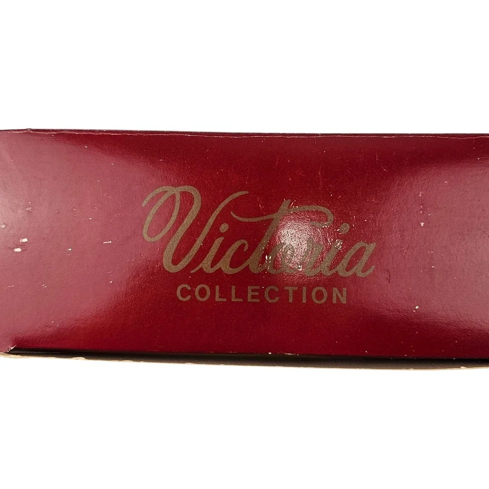 The Victoria Collection sparkling spheres